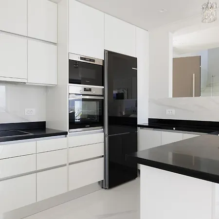 Antonis * Kokkínion